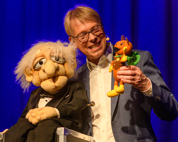 . 10 Jahre KNÖV-NetT mit Puppenspieler Jörg Jara am 20.11.2020 in Bordesholm, Schulstrasse 7, Savoy Kino Bordesholm, Photo: Michael Slogsnat, Bordesholm.