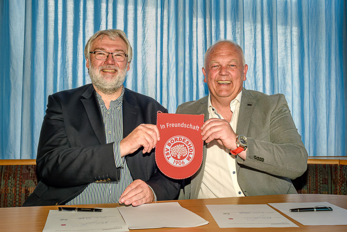 . VBB-TSV Sponsorenvertragsunterzeichnung am 18.05.2022 in Bordesholm, Möhlenkamp, KNÖVI Sportpark, Photo: Michael Slogsnat, Bordesholm.